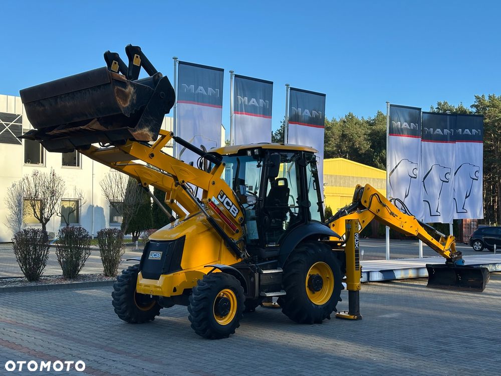 JCB 3CX PLUS 109hp Powershift + Torquelock (Contractor) - 29