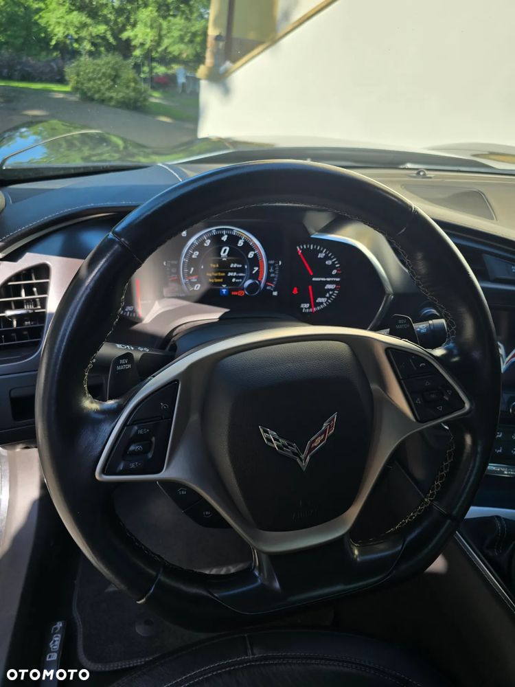 Chevrolet Corvette - 11