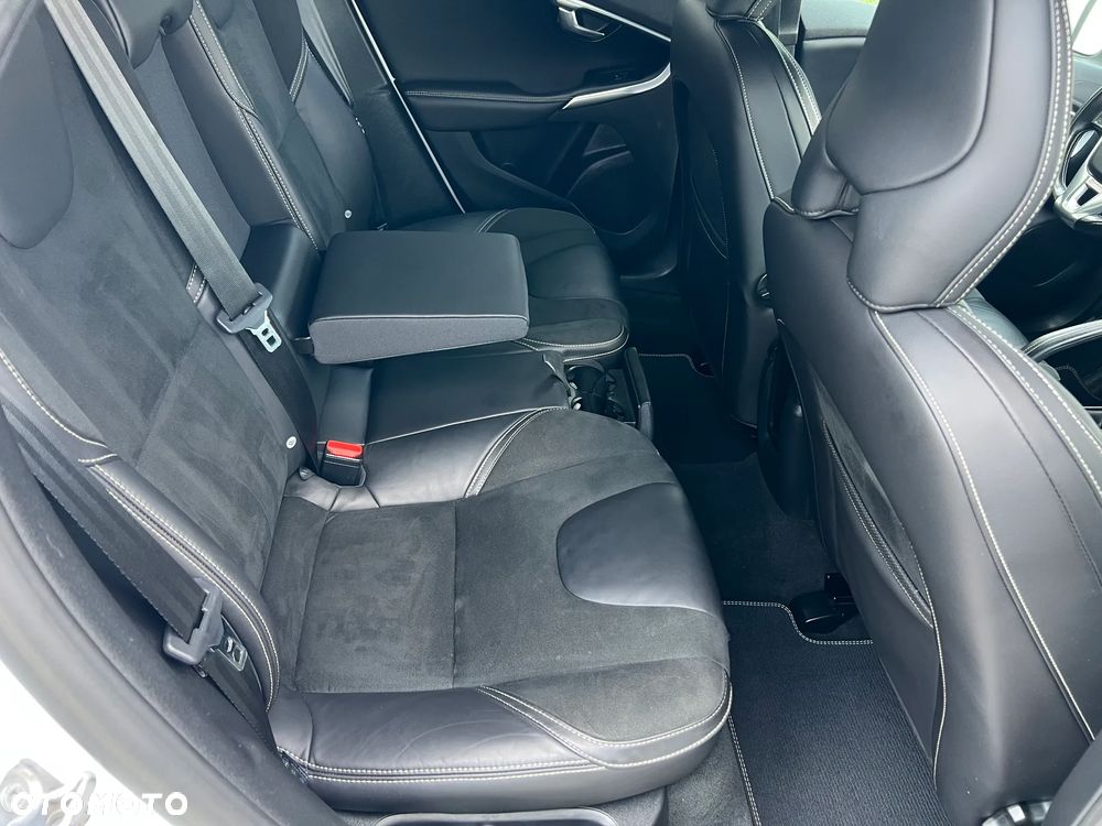 Volvo V40 T3 Inscription - 33
