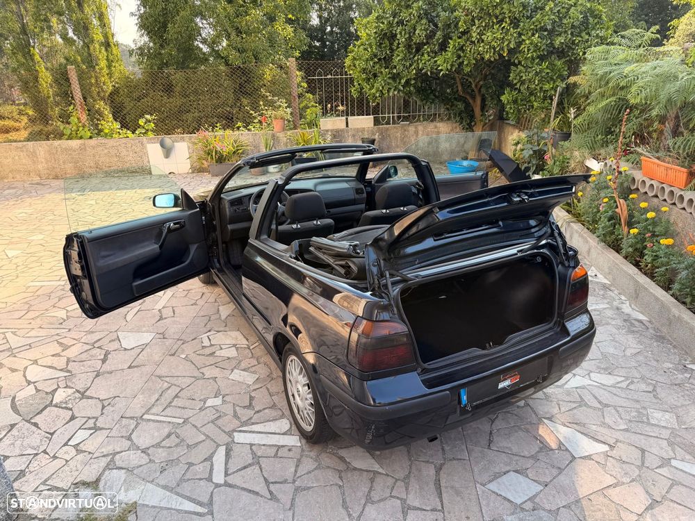 VW Golf 1.6i Highline - 16