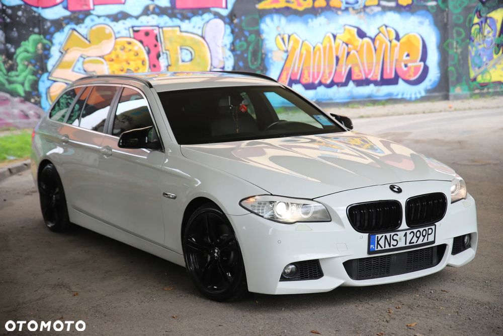 BMW Seria 5 525d xDrive - 13