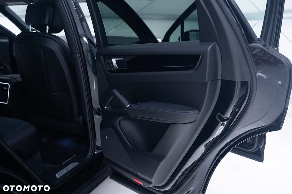 Porsche Cayenne Platinum Edition - 28