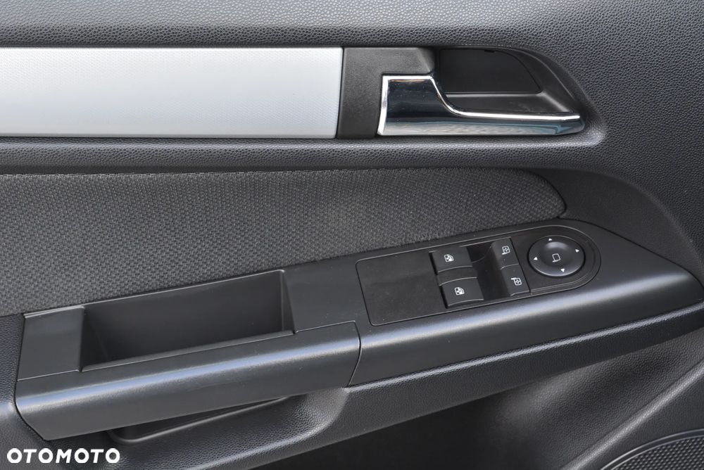 Opel Astra 1.6 Sport - 27