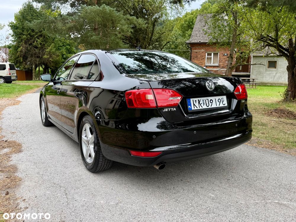 Volkswagen Jetta 1.6 TDI Comfortline - 10