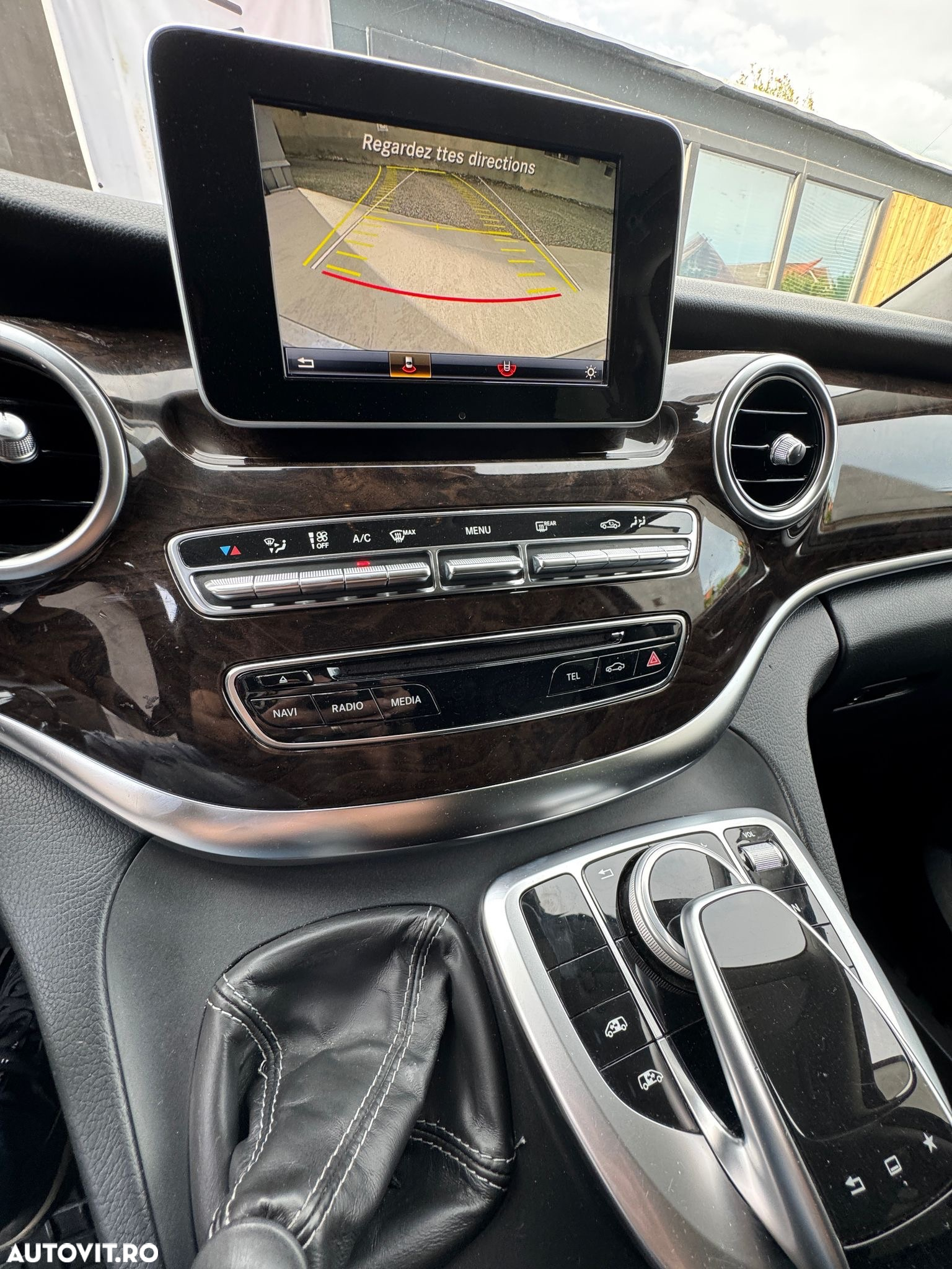 Mercedes-Benz V - 8