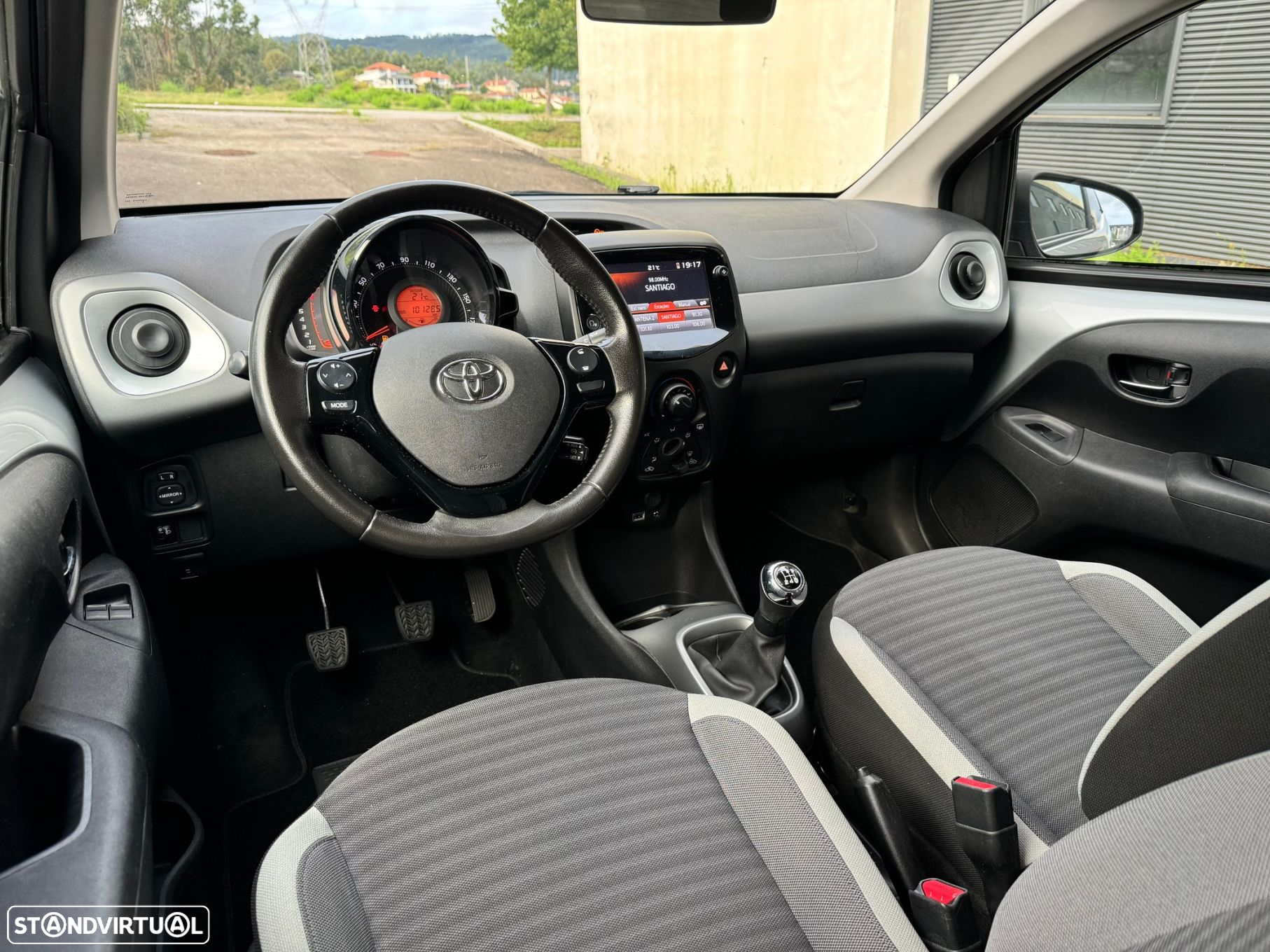 Toyota Aygo 1.0 X-Play Plus - 16