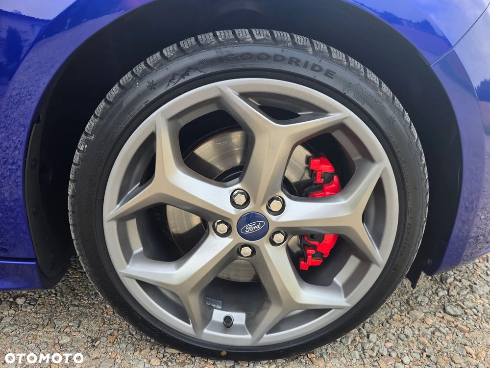 Ford Focus 2.0 EcoBoost ST - 16
