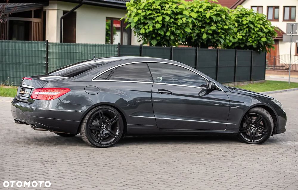 Mercedes-Benz Klasa E 350 CDI DPF Coupe BlueEFFICIENCY 7G-TRONIC Avantgarde - 13