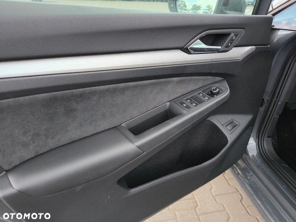 Volkswagen Golf Variant - 15
