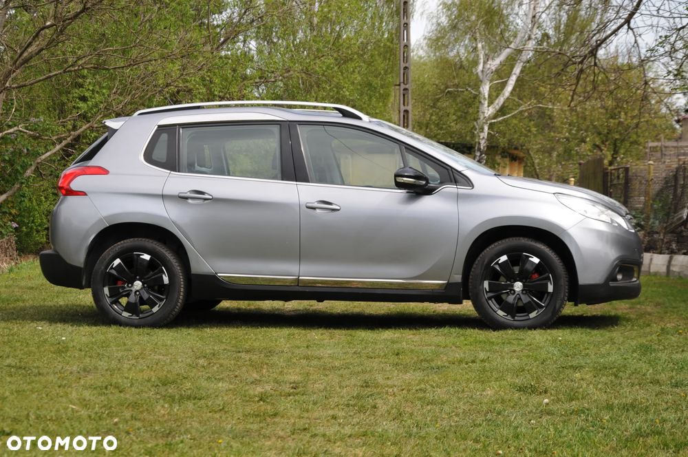 Peugeot 2008 - 8