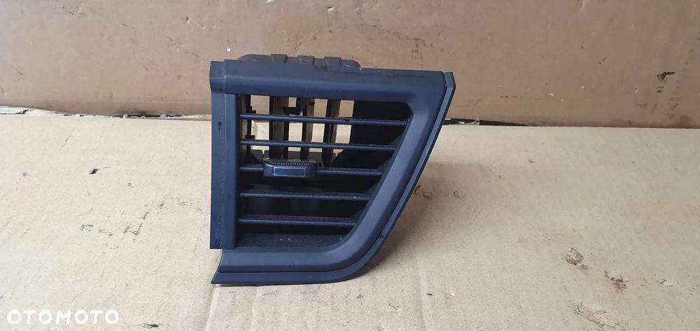 Kratka nawiewu powietrza prawa Renault Trafic IV 687508261R 687601409R - 1