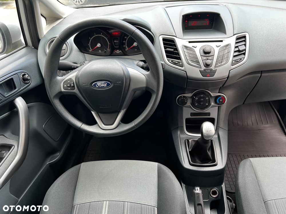 Ford Fiesta 1.25 Ambiente - 22