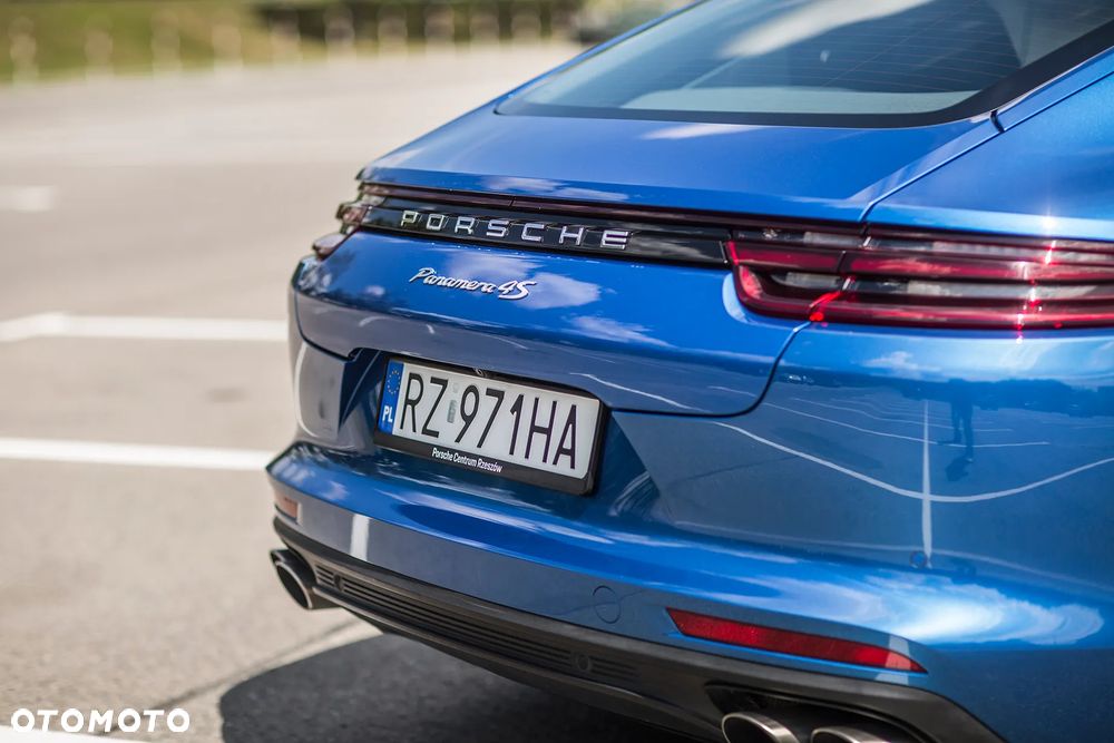 Porsche Panamera 4S - 13