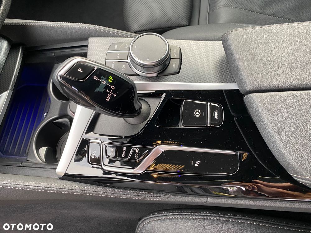 BMW Seria 5 520d xDrive mHEV M Sport - 12