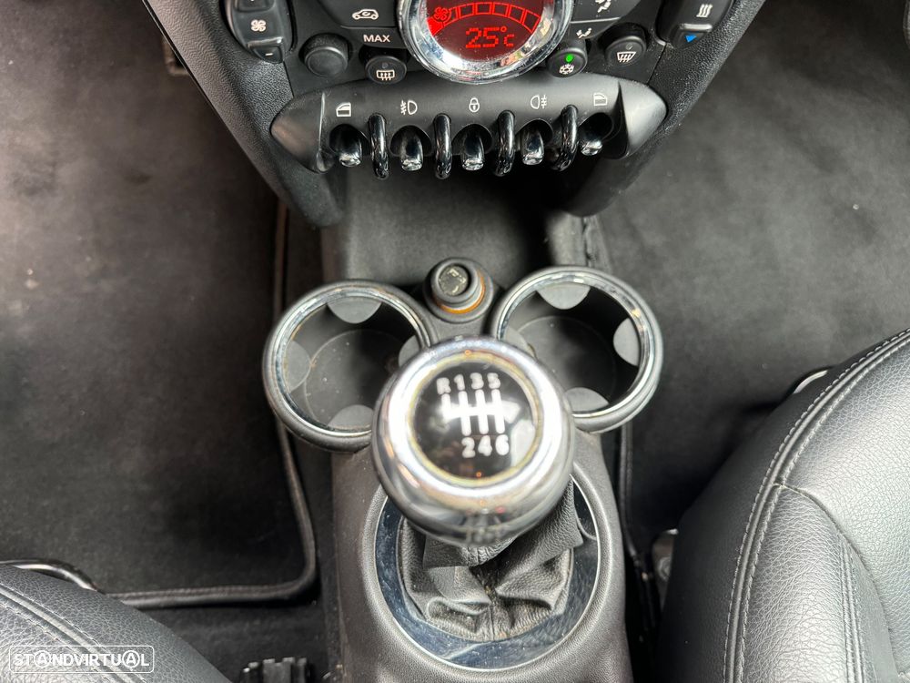 MINI 3 Portas One D - 13