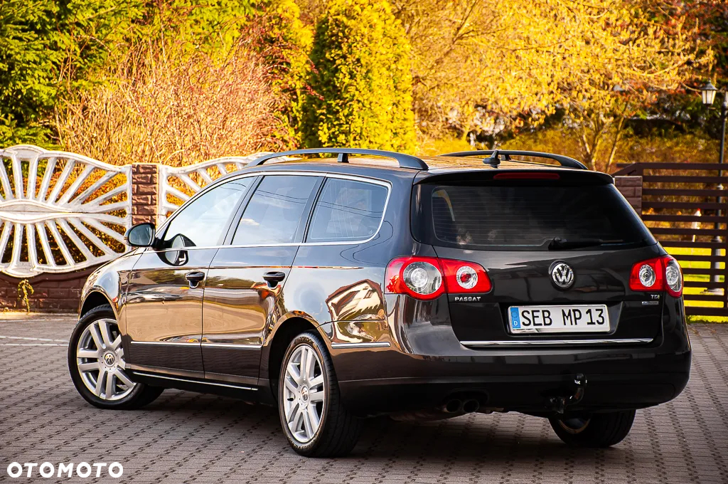 Volkswagen Passat 2.0 TDI Highline - 16