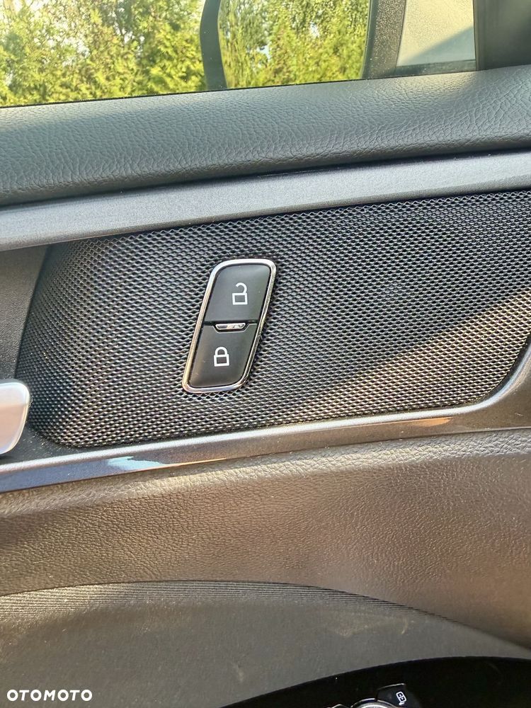 Ford Mondeo 2.0 EcoBlue Titanium - 34