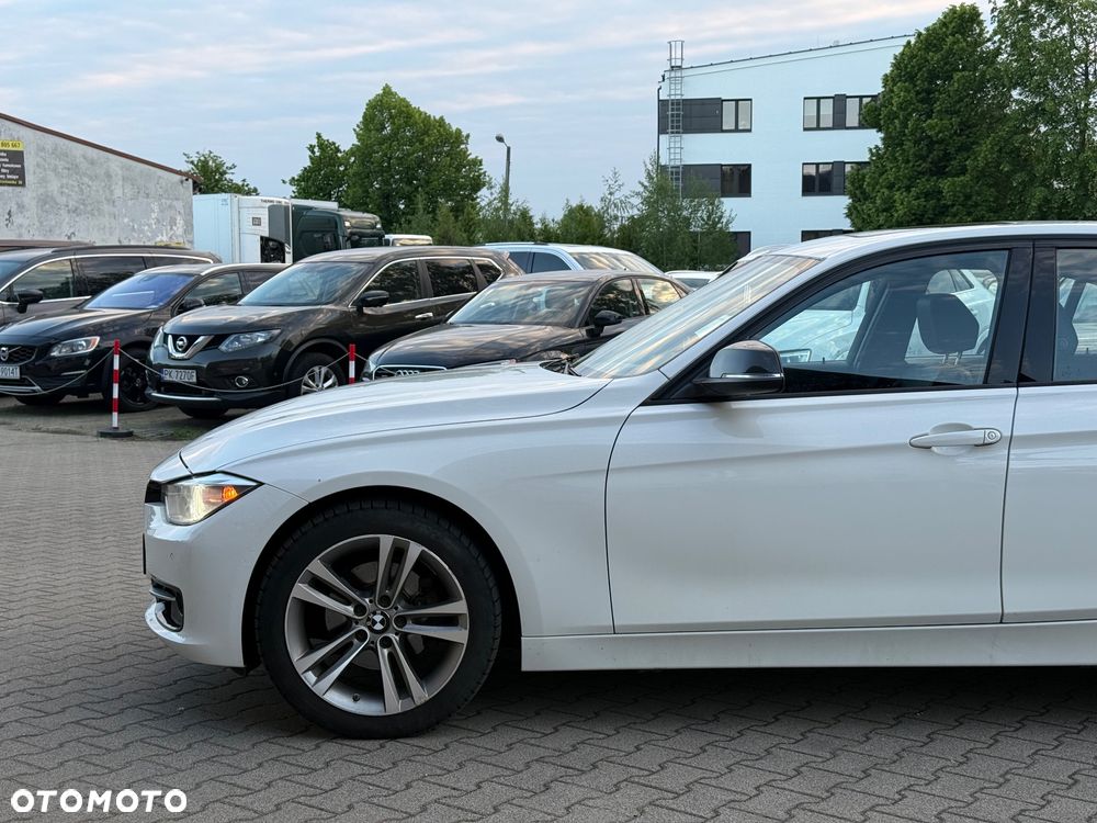 BMW Seria 3 328i xDrive Sport-Aut - 2
