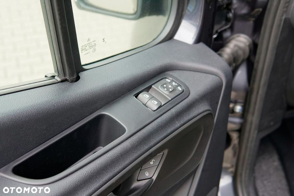 Mercedes-Benz Sprinter - 20