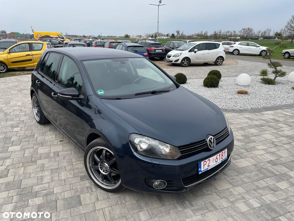 Volkswagen Golf 1.6 TDI DPF Highline - 9