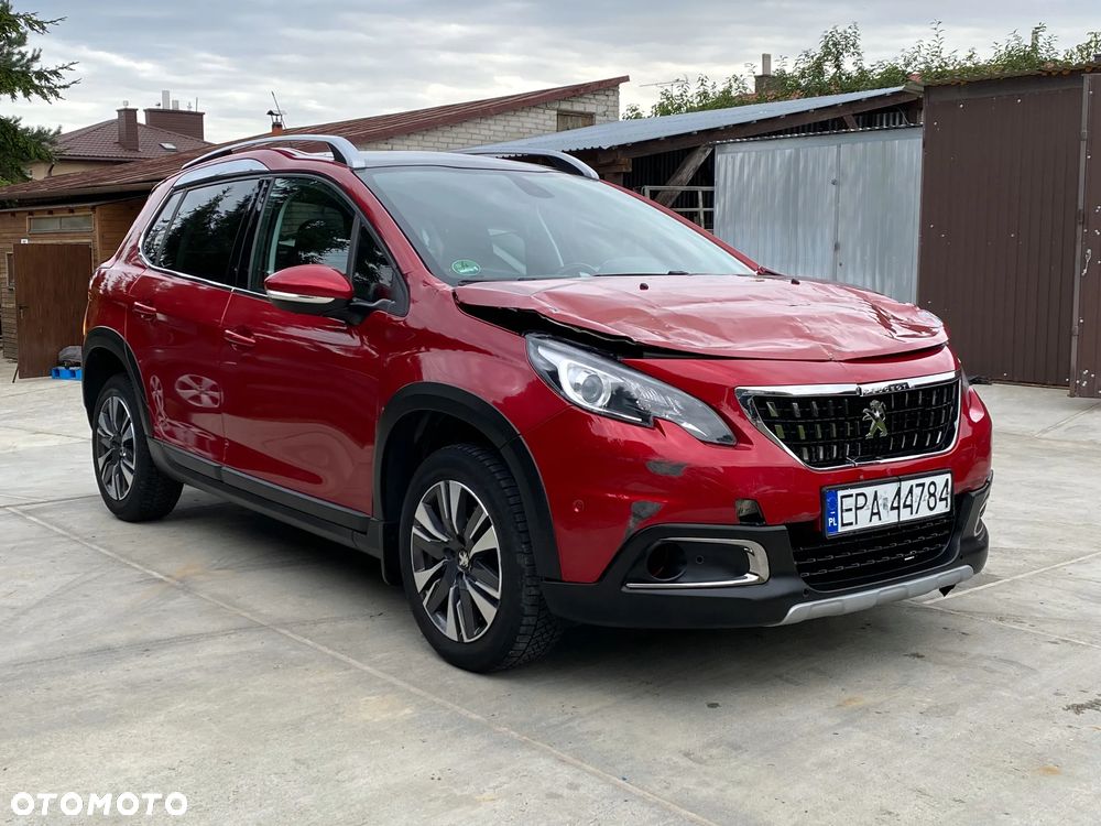 Peugeot 2008 1.2 Pure Tech Allure S&S EAT6 - 26