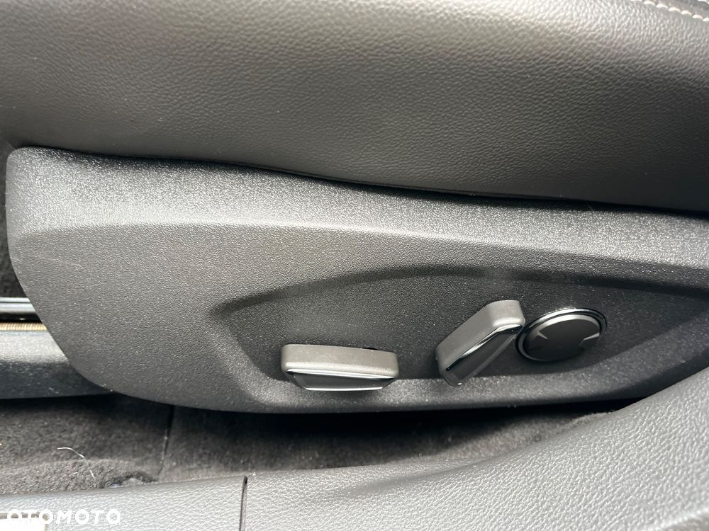 Ford Mondeo 2.0 TDCi Titanium PowerShift - 24