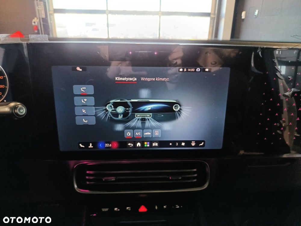 Mercedes-Benz GLB - 25