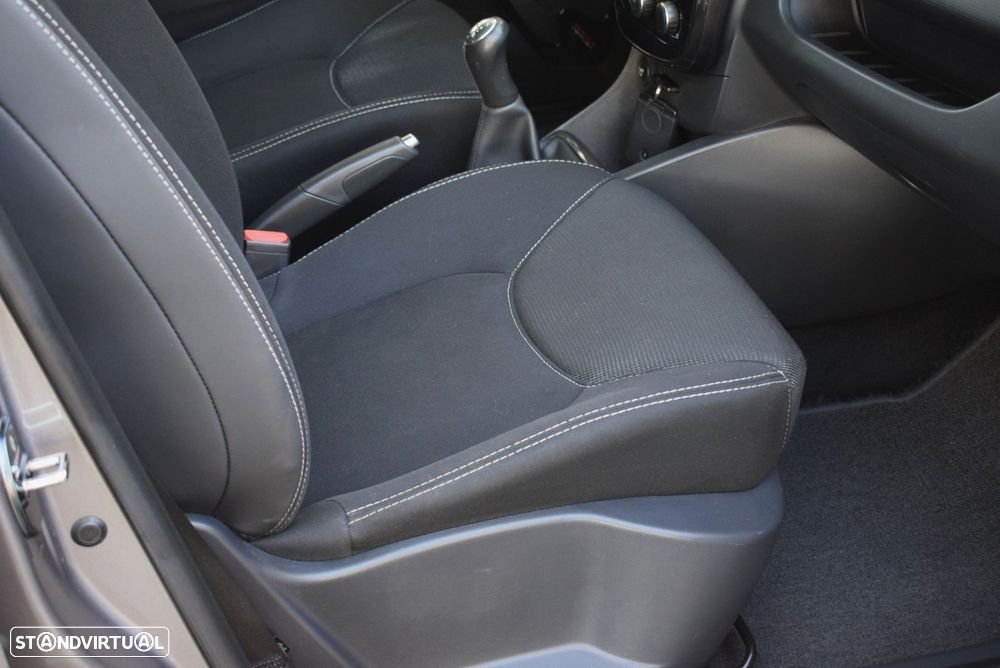 Renault Clio Sport Tourer 1.5 dCi Dynamique S 82g - 35