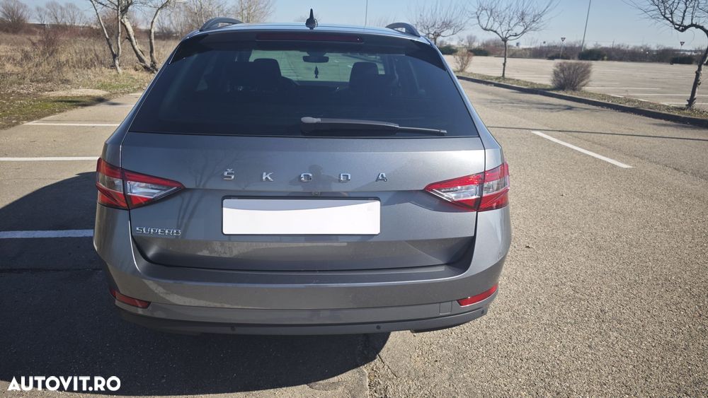 Skoda Superb 2.0 TDI DSG Ambition - 8