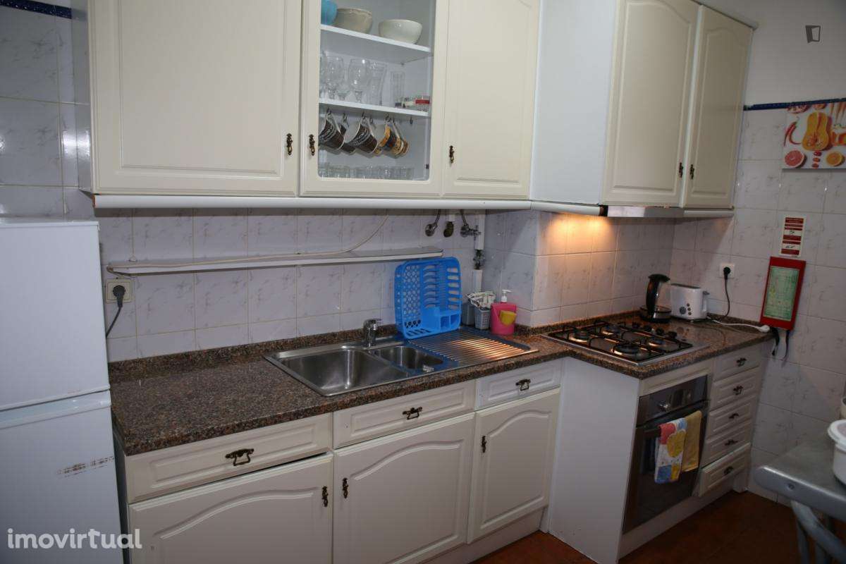 Quarto - localizado em Penha de França Lisbon - Grande imagem: 3/21