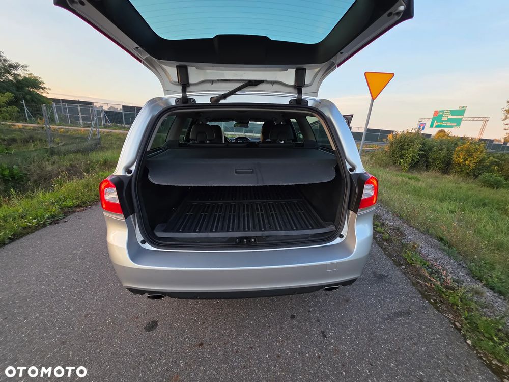 Volvo V70 D5 AWD Dynamic Summum - 10