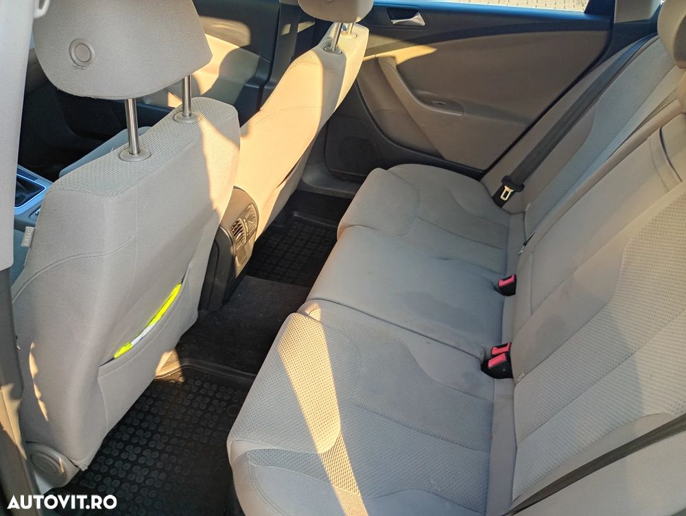 Volkswagen Passat 2.0 TDI Comfortline DPF - 10