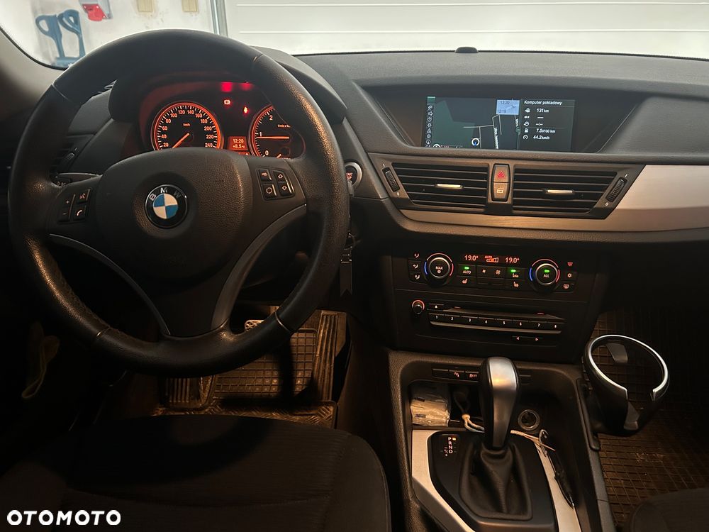 BMW X1 xDrive18d - 14