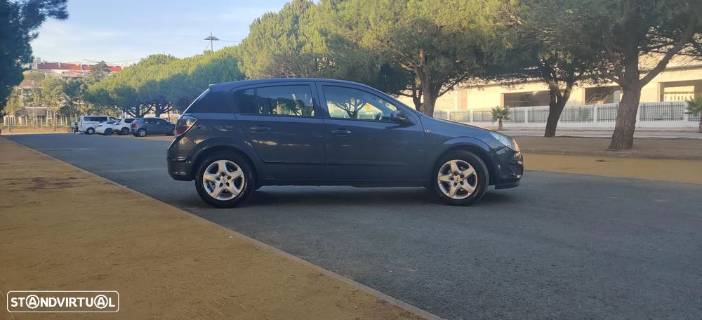 Opel Astra 1.3 CDTi Enjoy EcoFLEX - 4