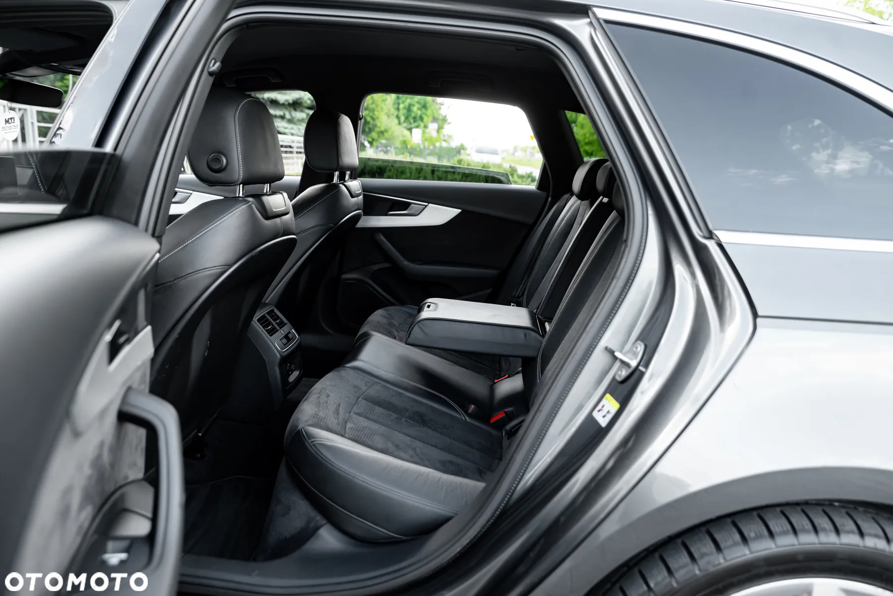 Audi A4 Avant 40 TDI quattro S tronic S line - 25
