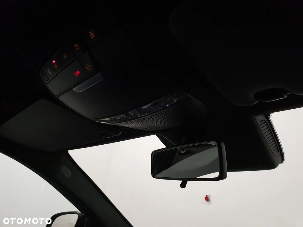 Mercedes-Benz Klasa C 220 d 9G-TRONIC - 36