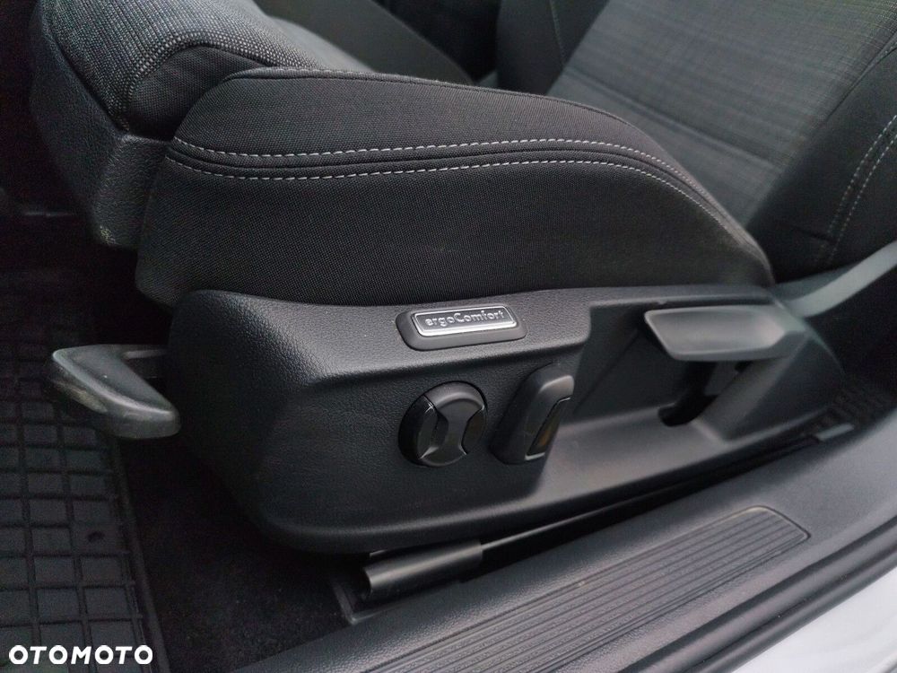 Volkswagen Passat 1.5 TSI EVO Business DSG - 12