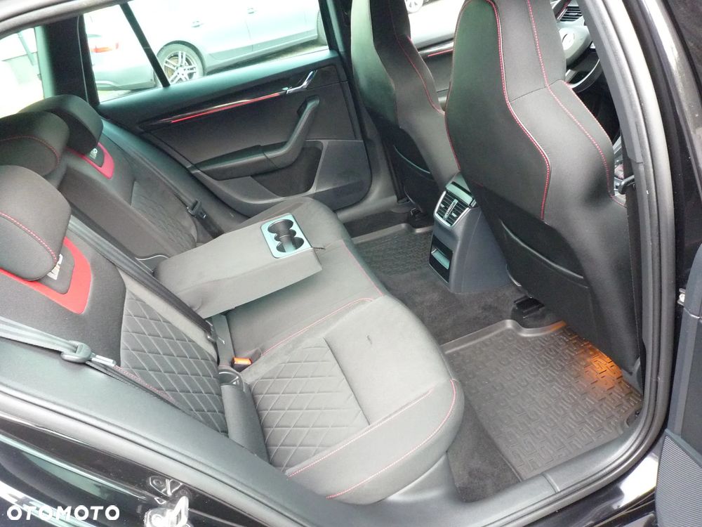Skoda Octavia 2.0 TDI 4x4 RS DSG - 34