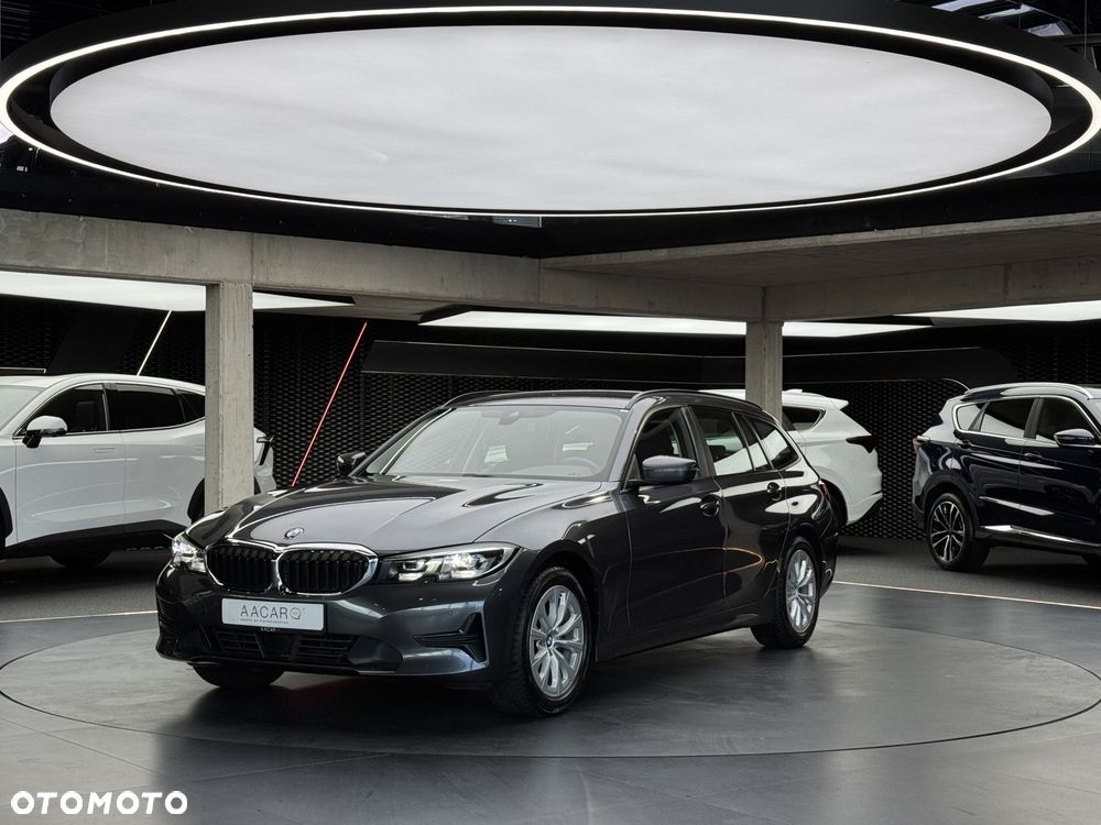 BMW Seria 3 318i - 2