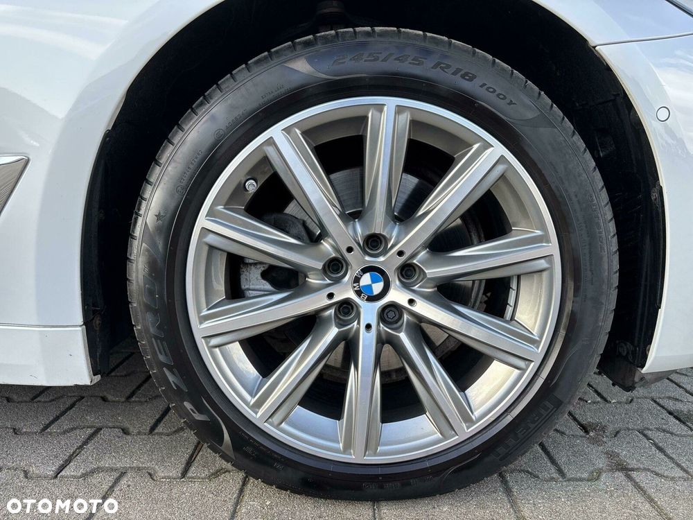 BMW Seria 5 518d Luxury Line - 9