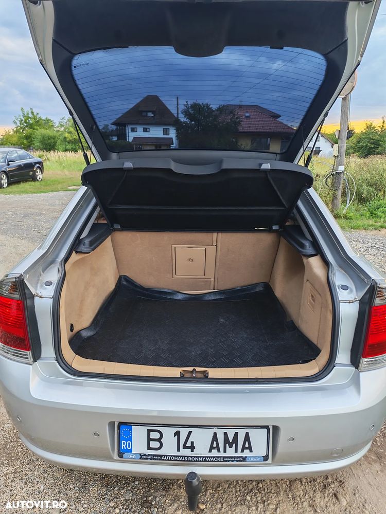 Opel Vectra GTS 2.0i - 15