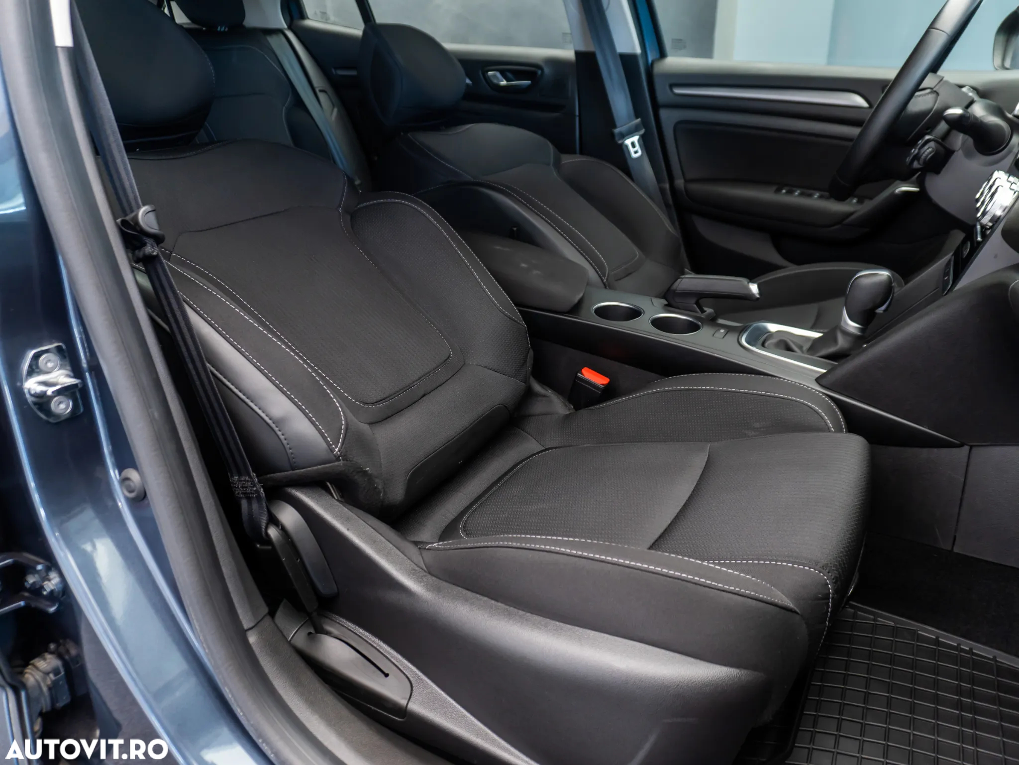 Renault Megane BLUE dCi 115 EDC BUSINESS EDITION - 8