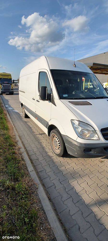 Mercedes-Benz SPRINTER 216 - 11