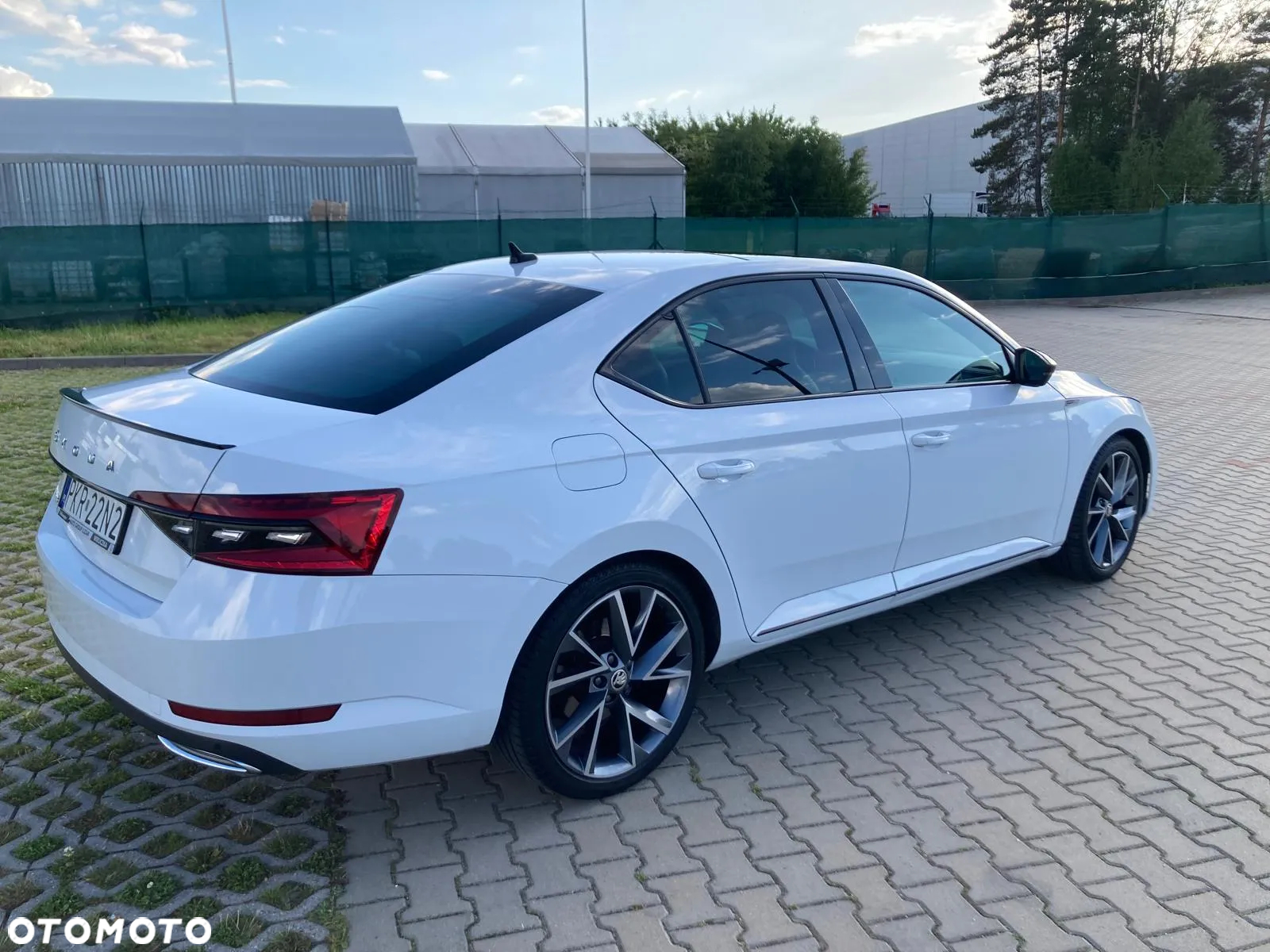 Skoda Superb Combi 2.0 TDI DSG Sportline - 3