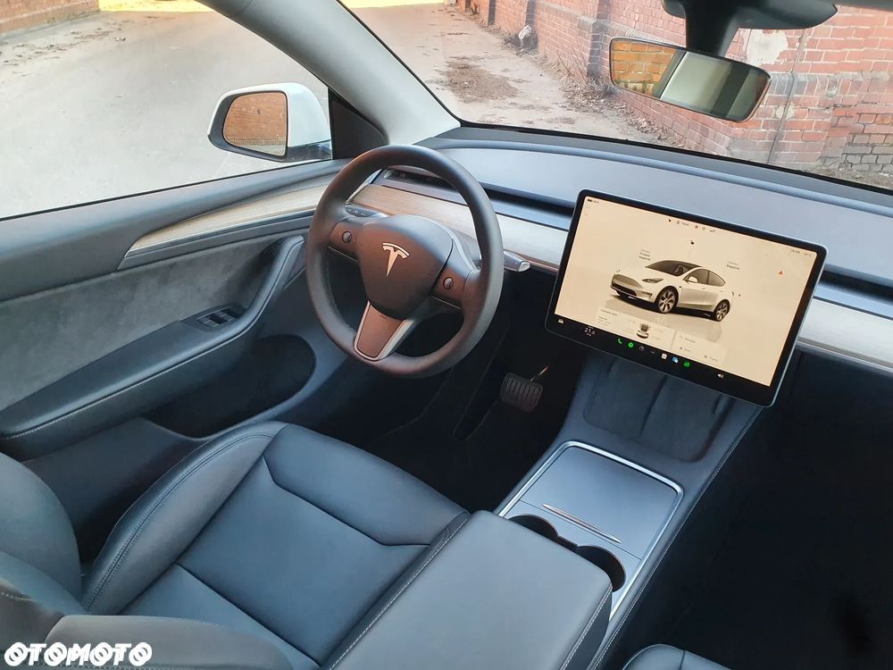 Tesla Model Y Long Range RWD - 8