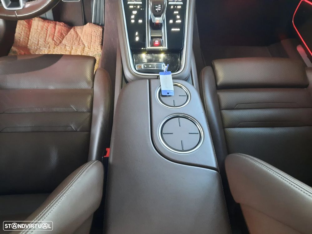 Porsche Panamera 4 E-Hybrid - 49