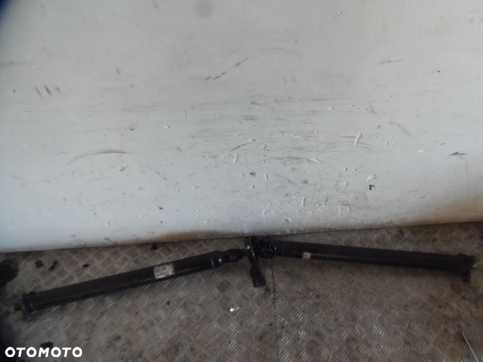 WAŁ NAPĘDOWY A2040406 1.8  MERCEDES W204 KOMBI - 1