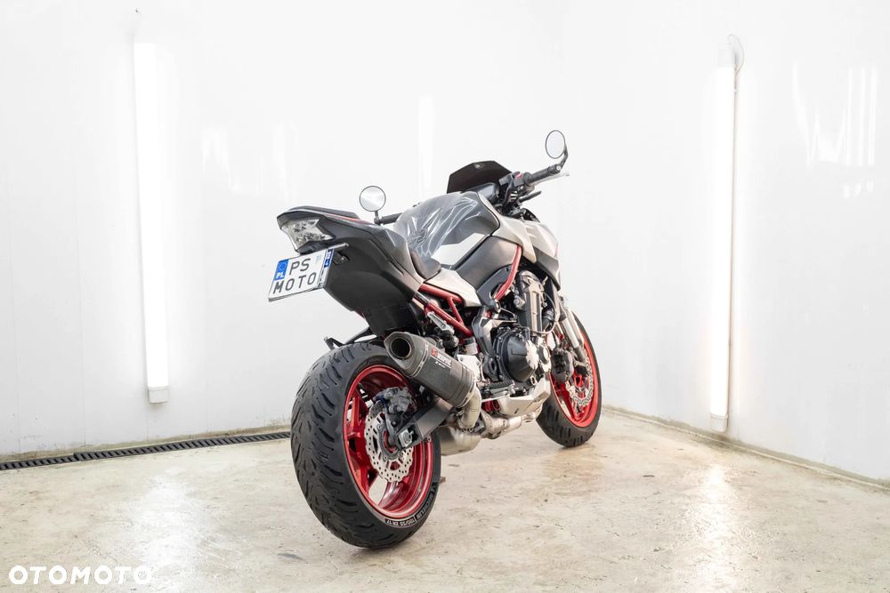 Kawasaki Z 900 - 6