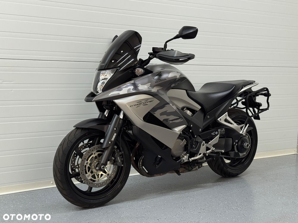 Honda VFR - 13