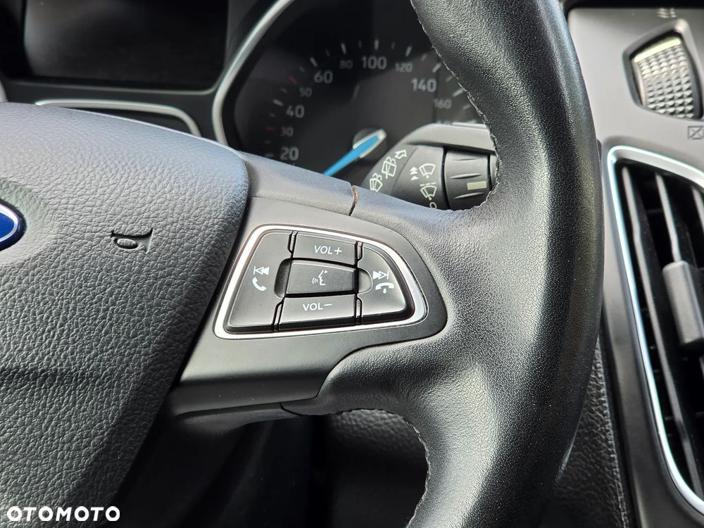 Ford Focus 1.0 EcoBoost Titanium - 34